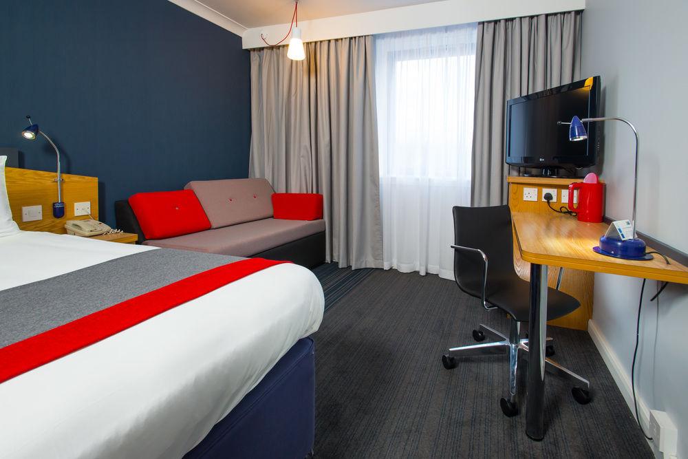 Holiday Inn Express Droitwich Spa By Ihg Exterior photo