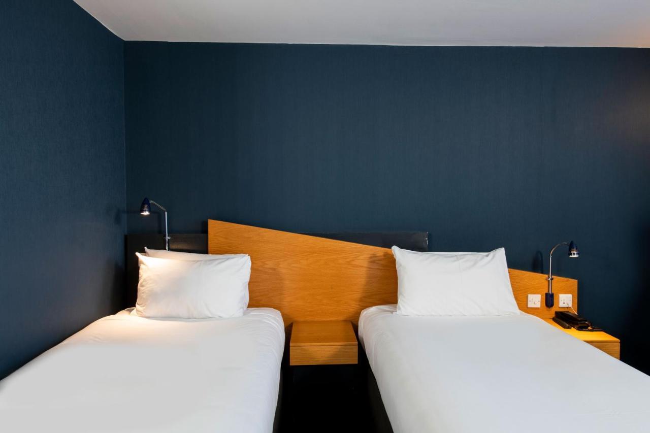 Holiday Inn Express Droitwich Spa By Ihg Exterior photo