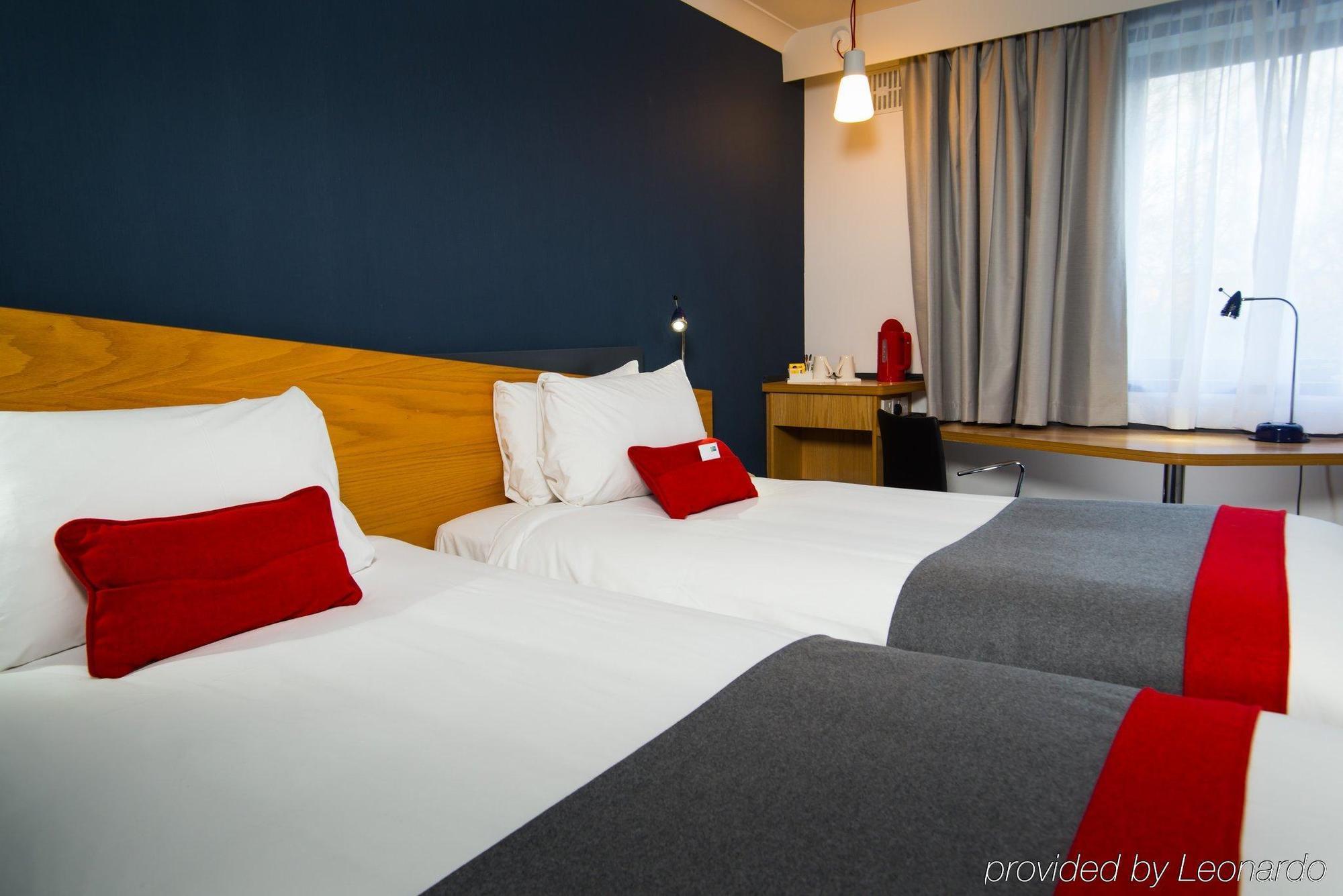 Holiday Inn Express Droitwich Spa By Ihg Exterior photo