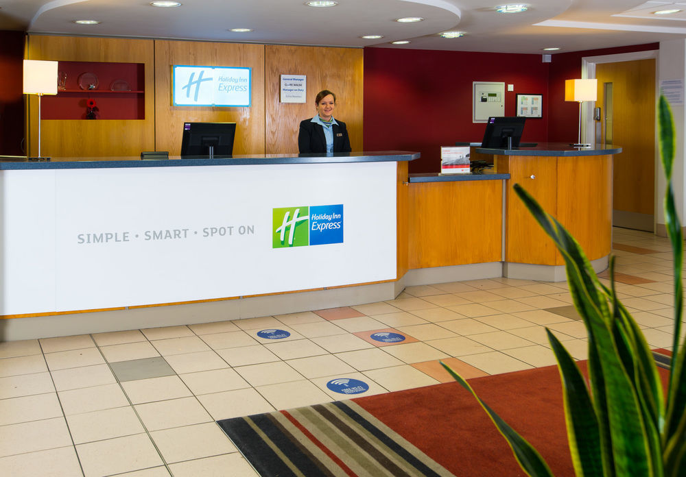 Holiday Inn Express Droitwich Spa By Ihg Exterior photo