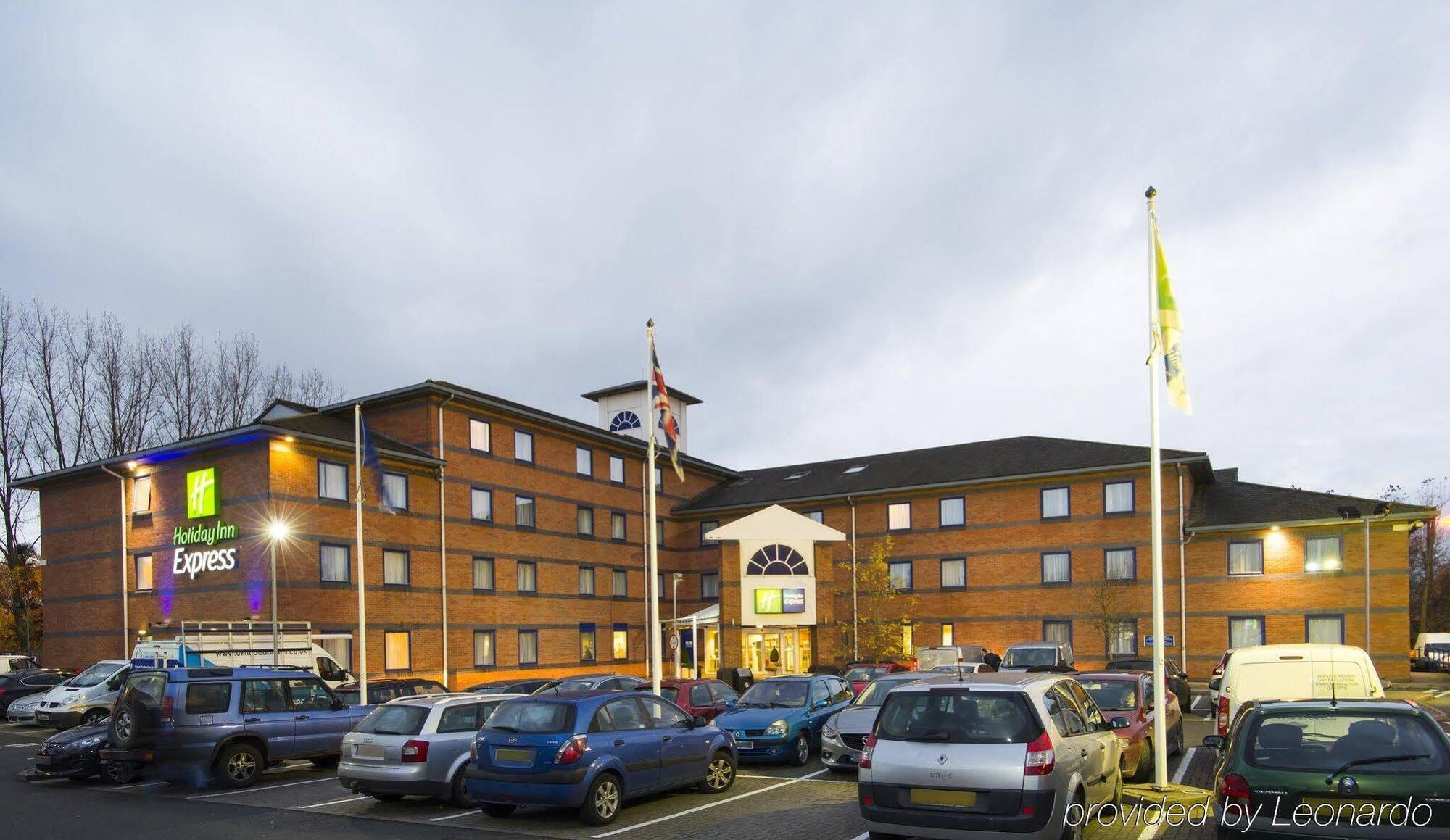 Holiday Inn Express Droitwich Spa By Ihg Exterior photo
